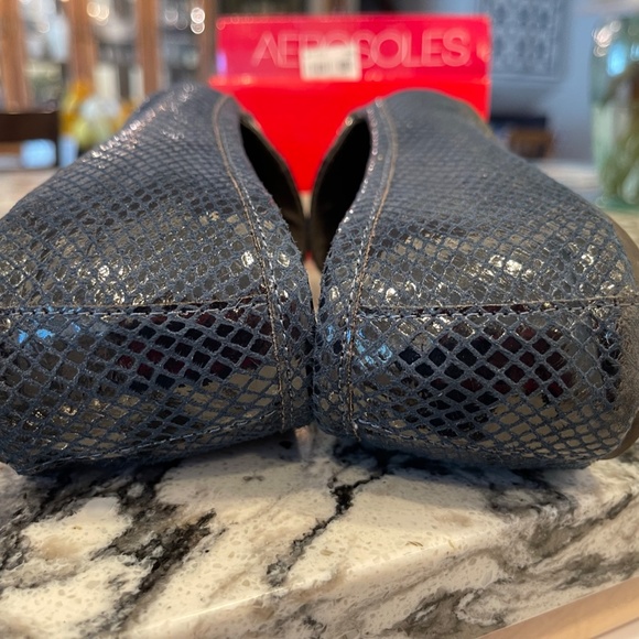 Aerosoles  blue snake flats - Picture 6 of 9